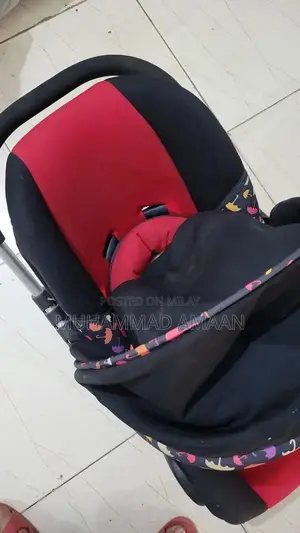 GoodBaby Multifunction Baby Carrycot - Rocking Chair & Infant Seat