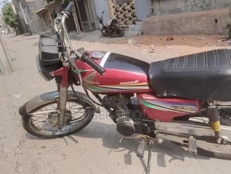 Honda CG 125 Motorcycle - 2013-2014 Model