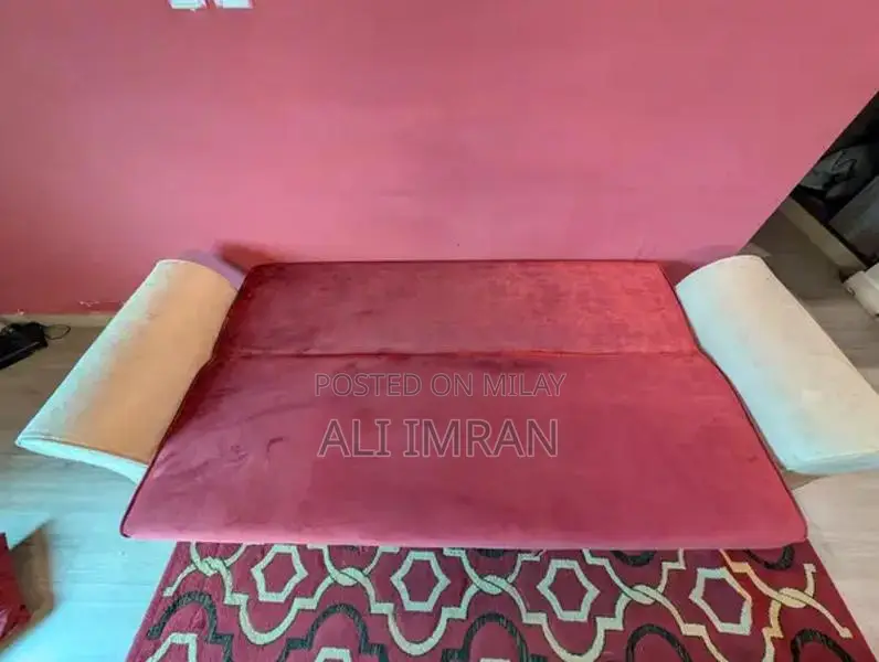 MoltyHome Convertible Sofa Bed with Moltyfoam Cushioning