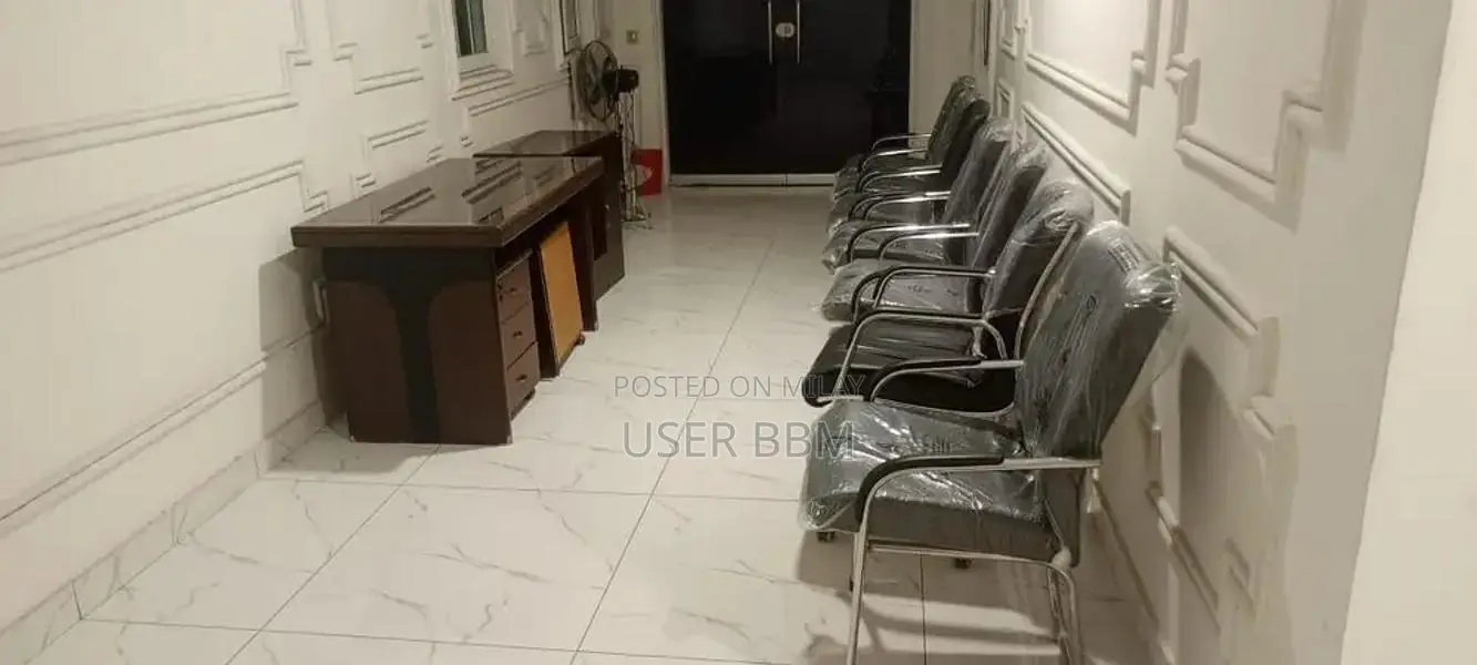 Office Furniture Set with Table and Rolling Chair