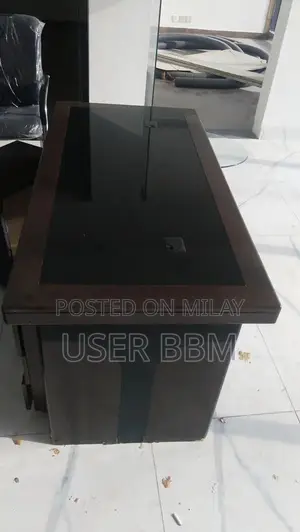 Office Furniture Set with Table and Rolling Chair