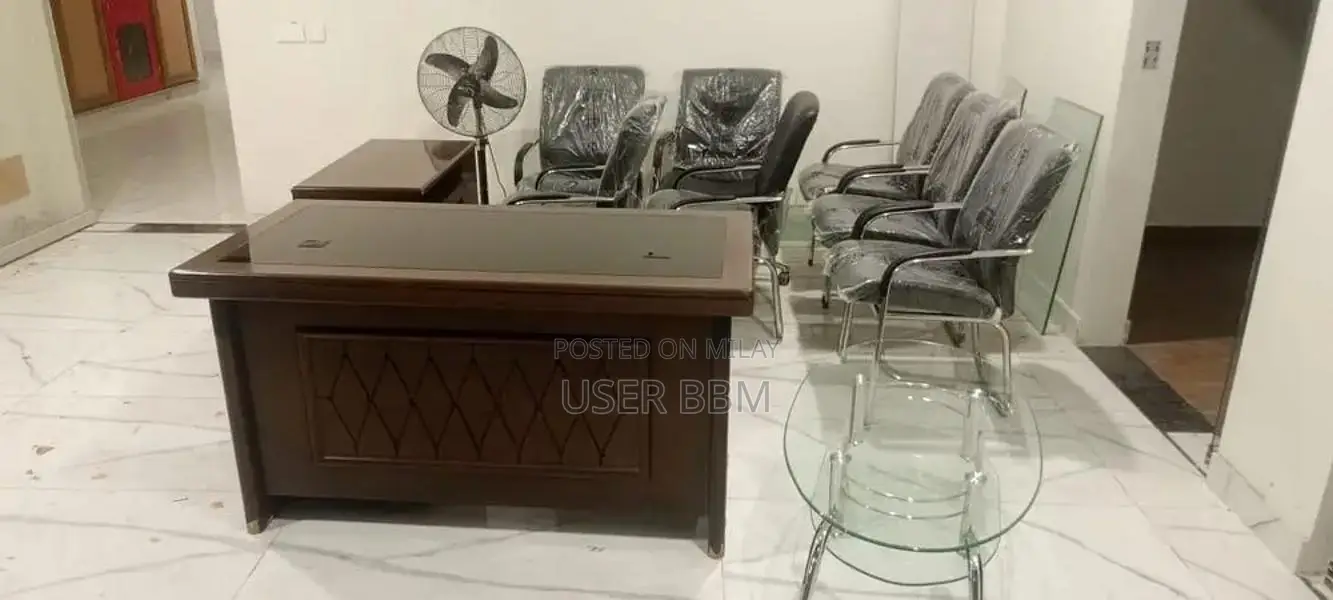 Office Furniture Set with Table and Rolling Chair