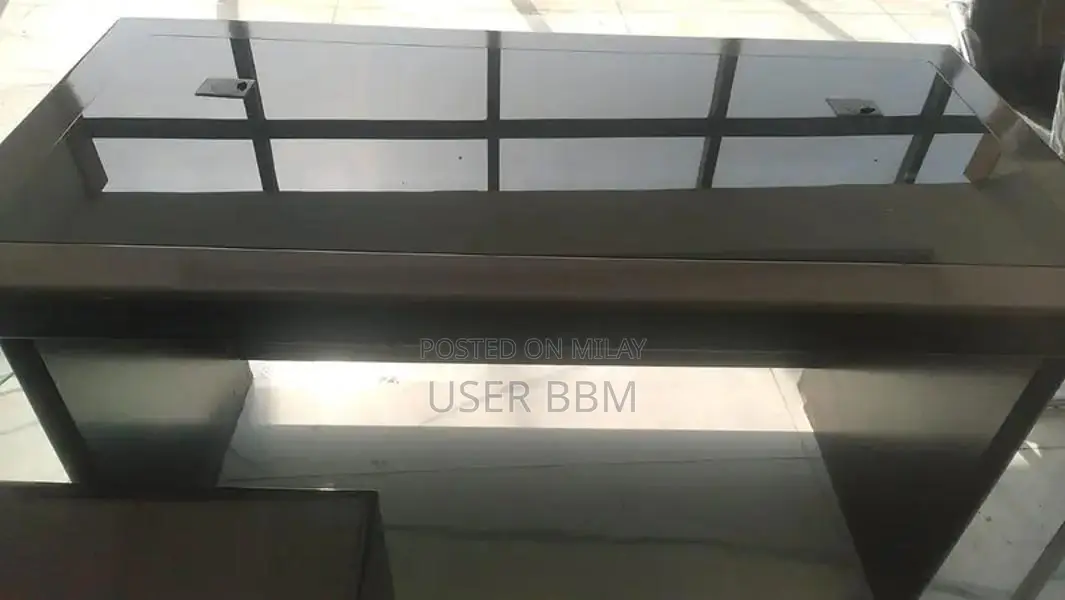 Office Furniture Set with Table and Rolling Chair