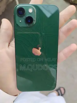 Pre-Owned iPhone 13 128GB with Minor Back Damage