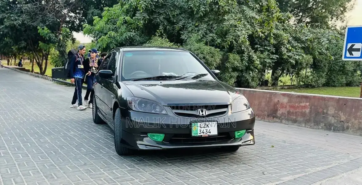 Honda Civic EXi 2005 Sedan - Well-Maintained Home Used Vehicle