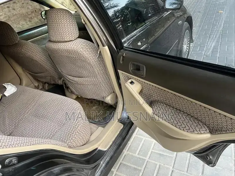 Honda Civic EXi 2005 Sedan - Well-Maintained Home Used Vehicle