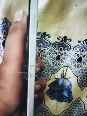 High-Performance Smartphone with Advanced Camera Technology