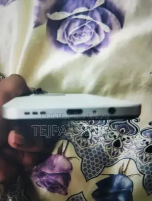 High-Performance Smartphone with Advanced Camera Technology