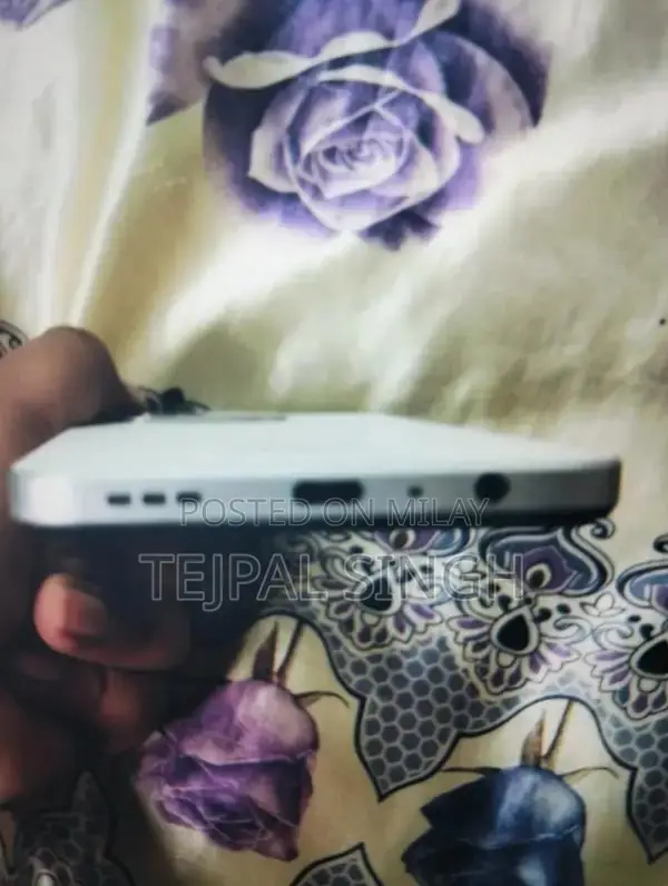 High-Performance Smartphone with Advanced Camera Technology