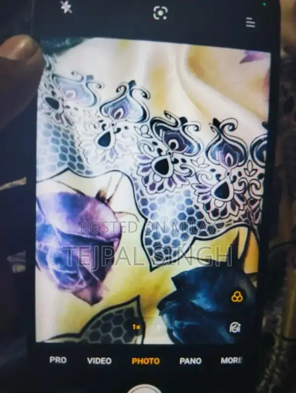 High-Performance Smartphone with Advanced Camera Technology