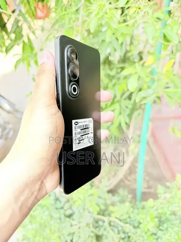 Sleek Black Smartphone with Ample Storage and Warranty