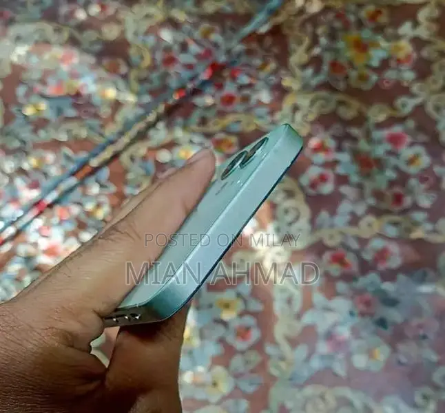 Unlocked iPhone with Original Panel and True Tone