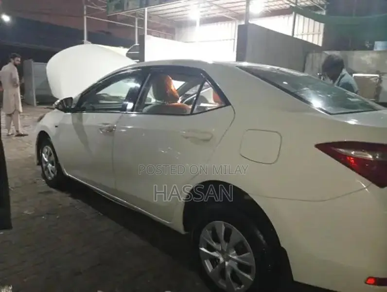 2016 Toyota Corolla XLI Sedan - Low Mileage, Excellent Condition