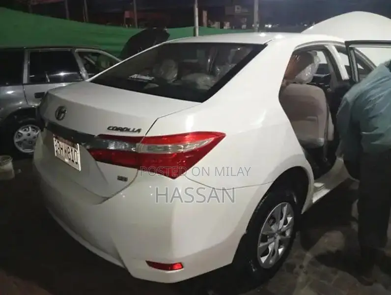 2016 Toyota Corolla XLI Sedan - Low Mileage, Excellent Condition