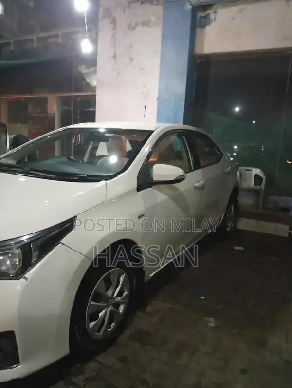 2016 Toyota Corolla XLI Sedan - Low Mileage, Excellent Condition