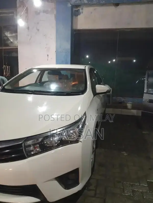 2016 Toyota Corolla XLI Sedan - Low Mileage, Excellent Condition