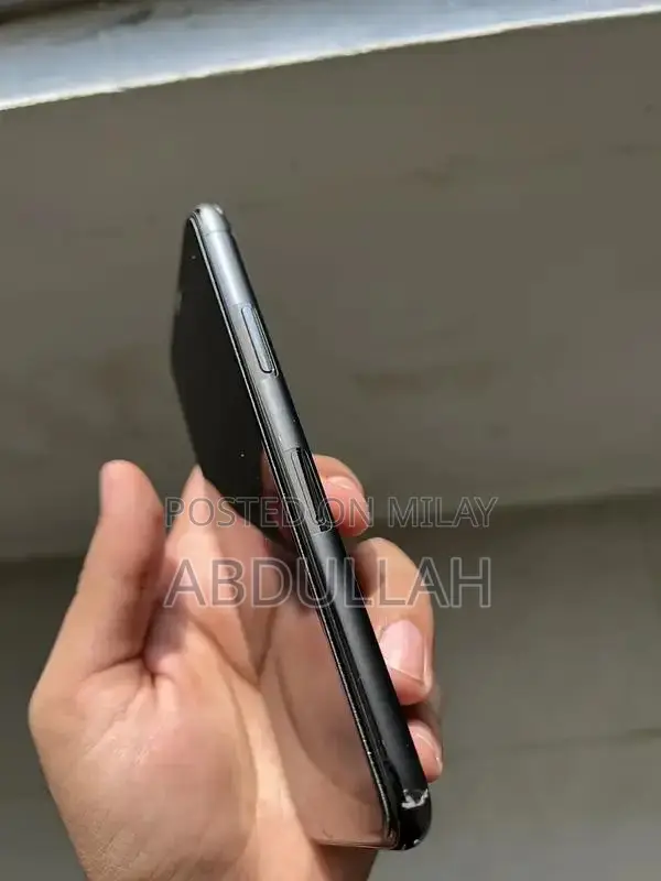 Apple iPhone 11 Pro 256GB Dual SIM Smartphone