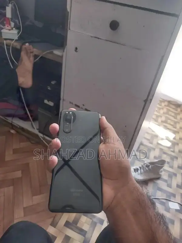 Xperia 5 Mark 2 Smartphone with Advanced Camera and Gaming Performance