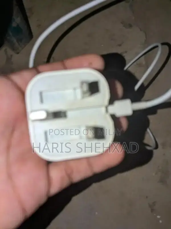 Apple 25W USB-C Fast Charger for iPhone 13 Pro Max