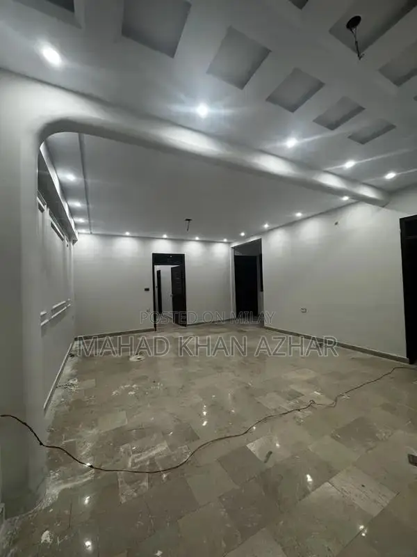 2 Bedroom House with Drawing Room and Dining Area