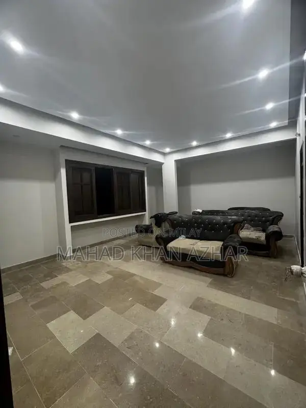 2 Bedroom House with Drawing Room and Dining Area