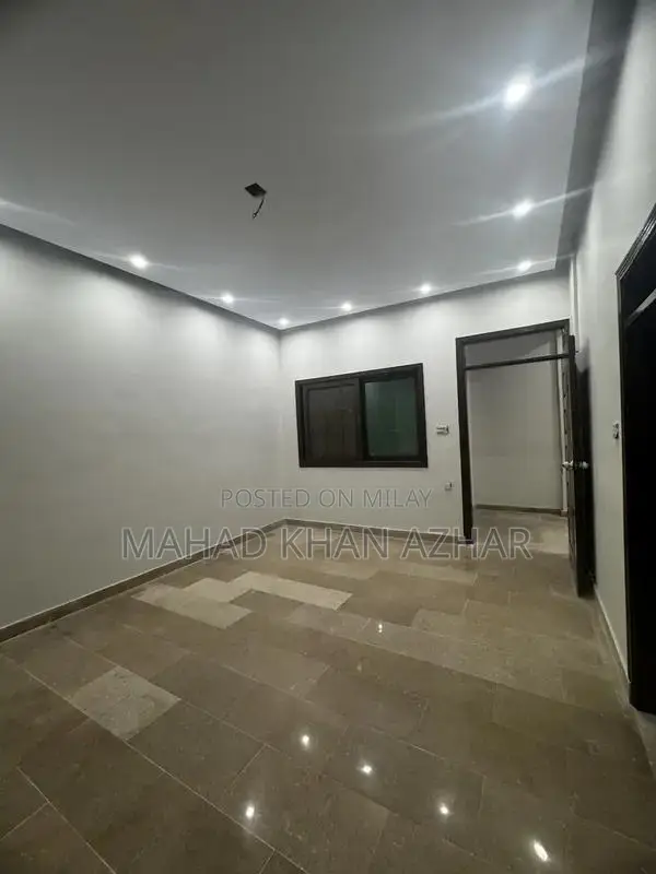 2 Bedroom House with Drawing Room and Dining Area