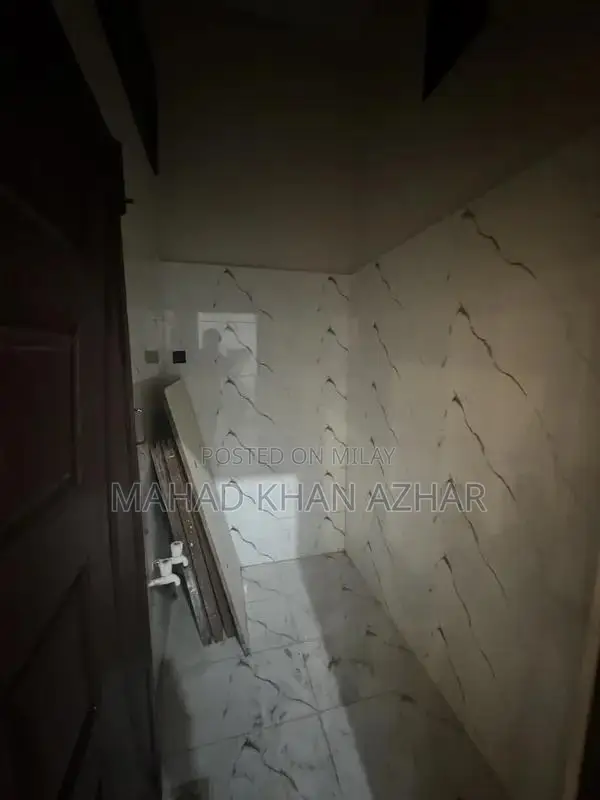 2 Bedroom House with Drawing Room and Dining Area