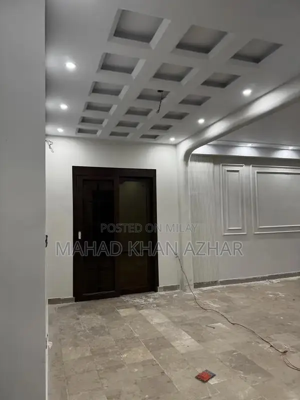 2 Bedroom House with Drawing Room and Dining Area