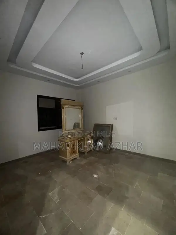 2 Bedroom House with Drawing Room and Dining Area