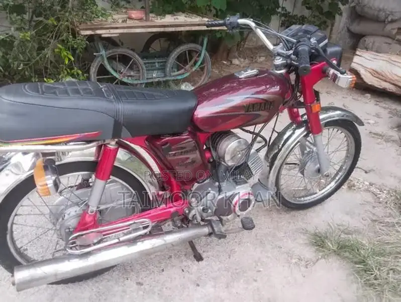 Yamaha Royal 100 Classic Motorcycle Collector's Edition