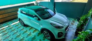 Photo - KIA Sportage 2019 Mid-Size SUV - Low Mileage First Owner Vehicle
