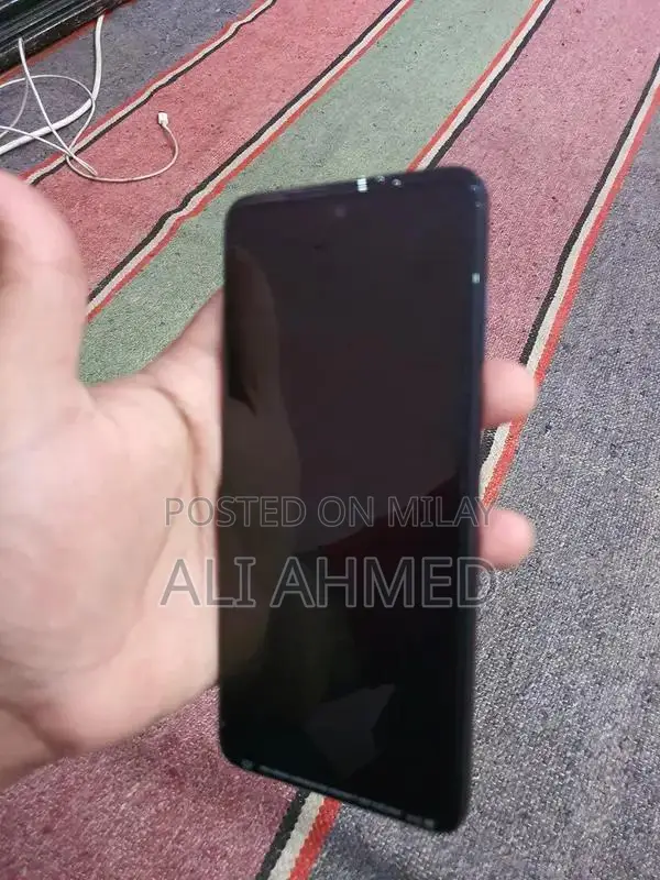 5G Smartphone with 6.5-inch Display, 8GB RAM, 256GB Storage