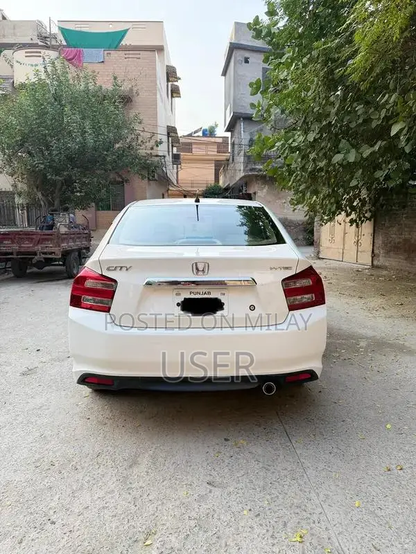 Honda City 1.3 IVTEC Manual Sedan - Pristine Condition