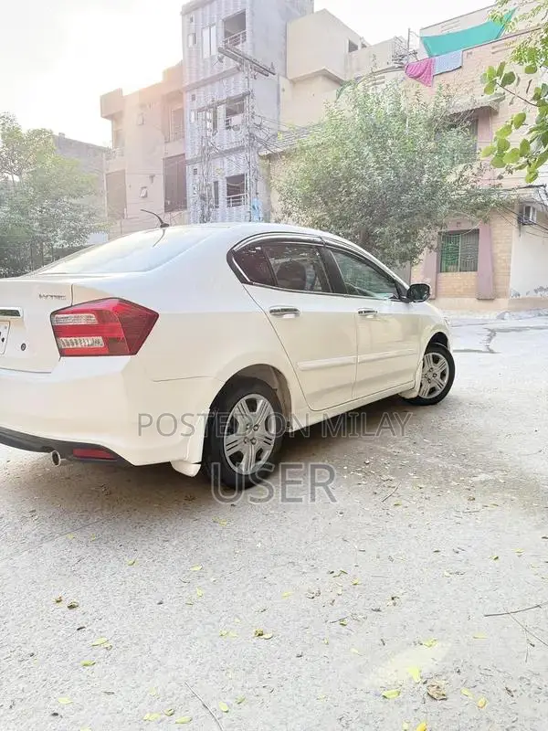 Honda City 1.3 IVTEC Manual Sedan - Pristine Condition