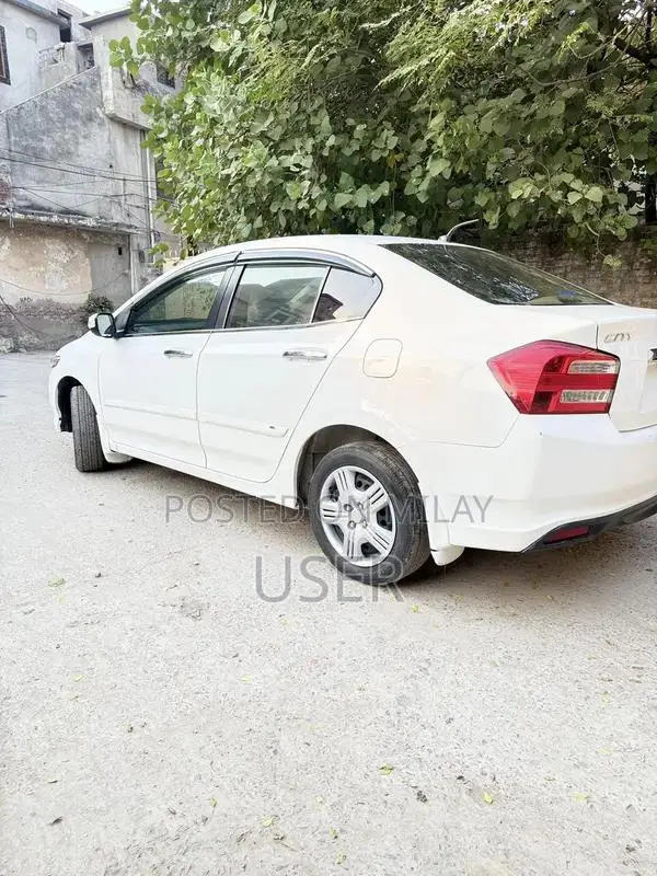 Honda City 1.3 IVTEC Manual Sedan - Pristine Condition