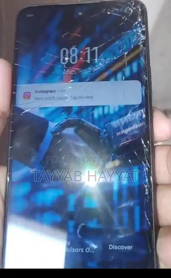 Smartphone with Damaged Screen Glass, 16GB/256GB Storage