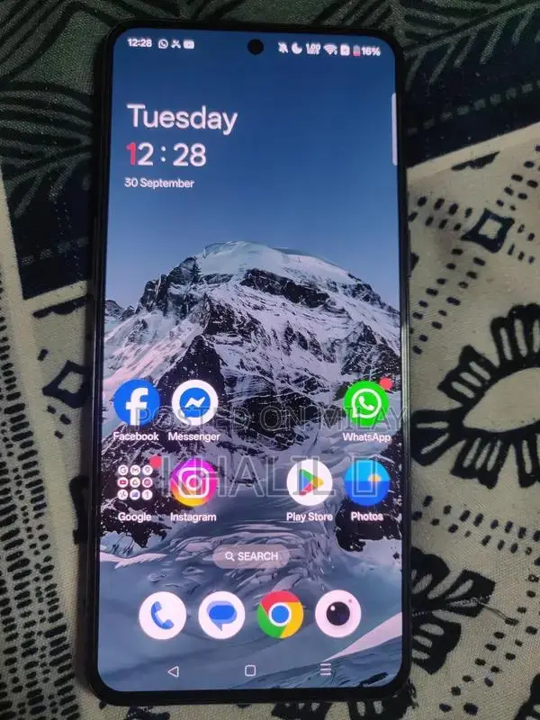 High-Performance Android Smartphone with Gaming Capabilities