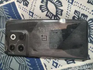 High-Performance Android Smartphone with Gaming Capabilities