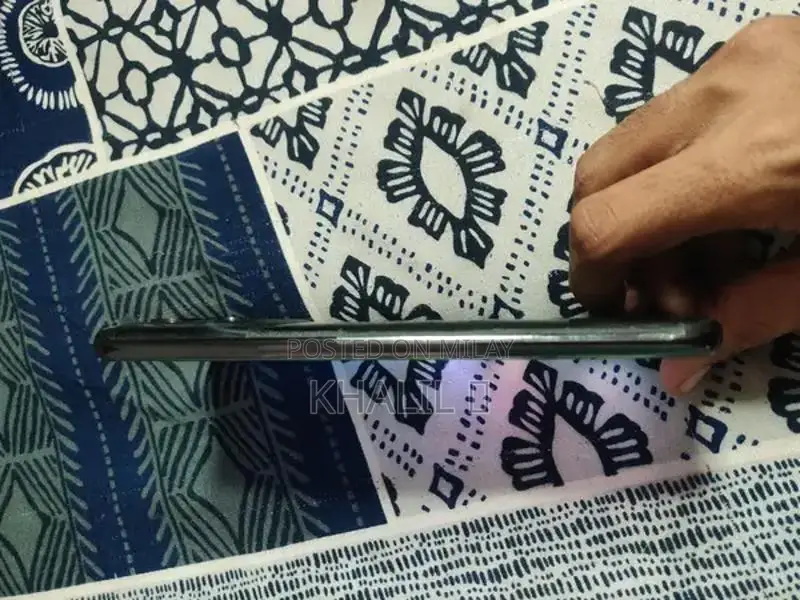 High-Performance Android Smartphone with Gaming Capabilities