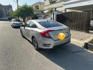 2021 Honda Civic Top Trim - Dealership Maintained Sedan