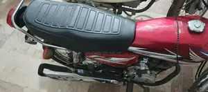 Honda CG 125 Motorcycle - Classic Single Cylinder Commuter Bike