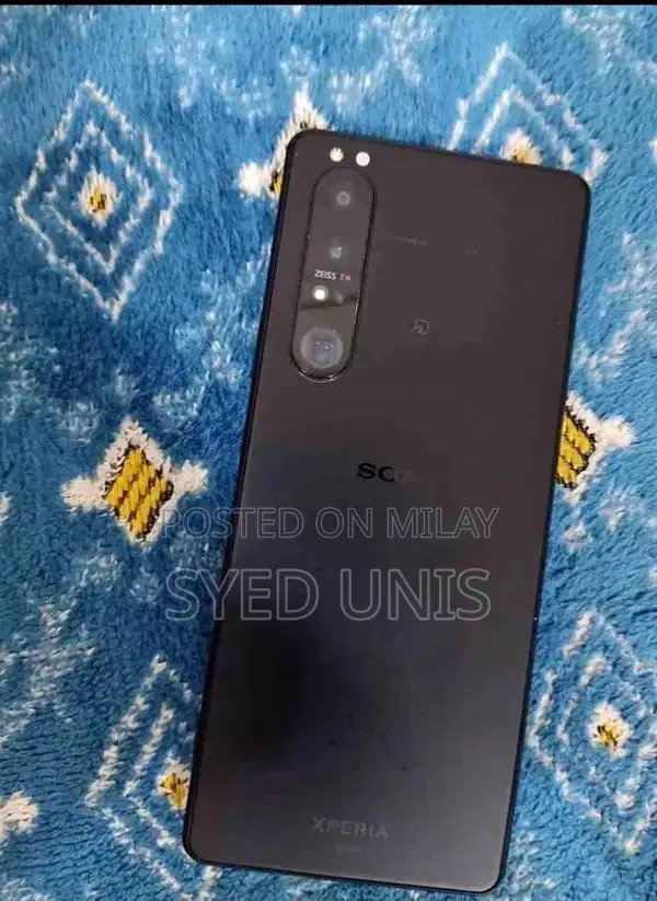 High-Performance Mobile Device with Advanced Processor