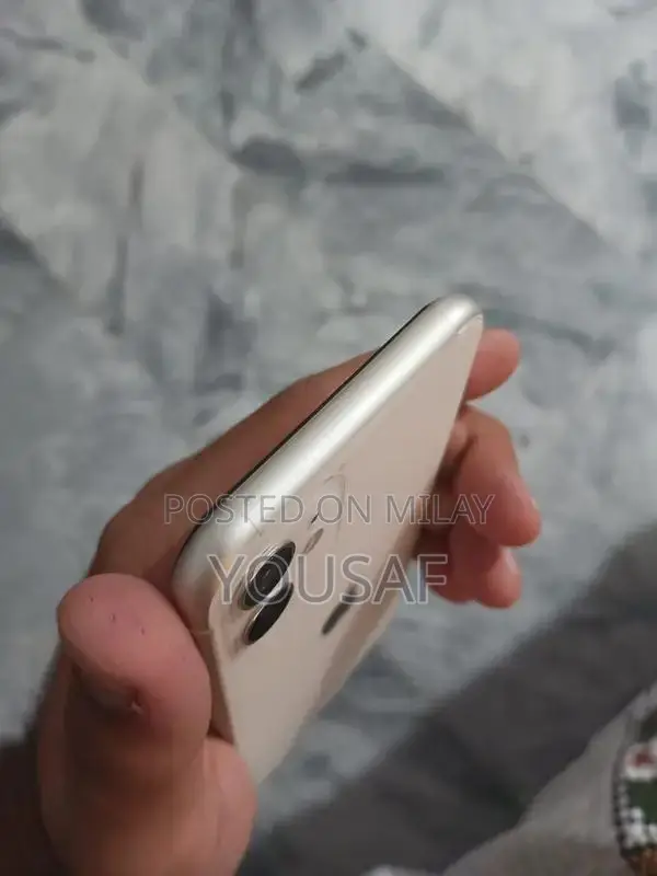 64GB Waterproof Smartphone with Advanced Features