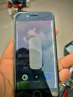 Photo - New Apple iPhone SE (2022) 64 GB Black