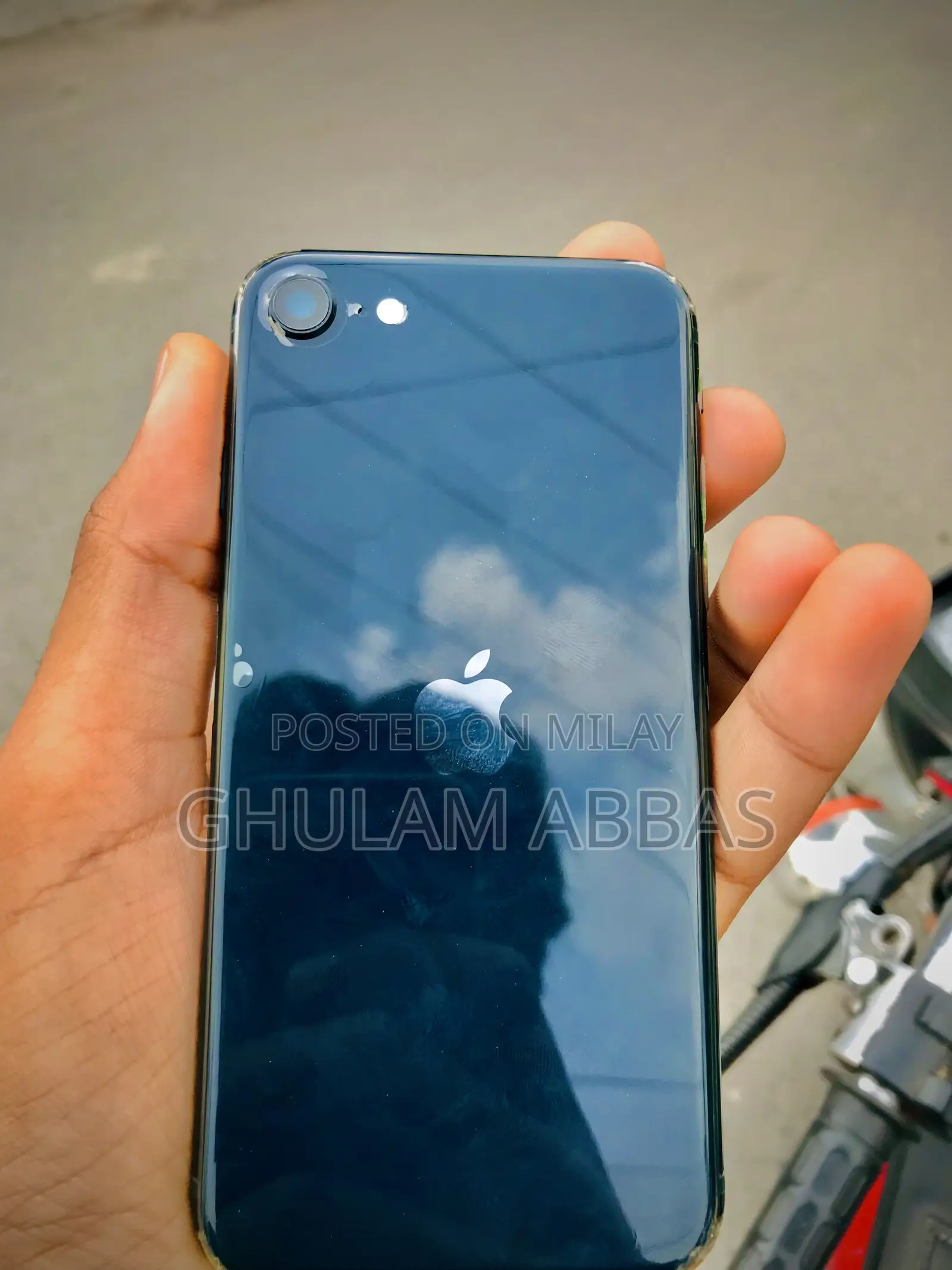 New Apple iPhone SE (2022) 64 GB Black