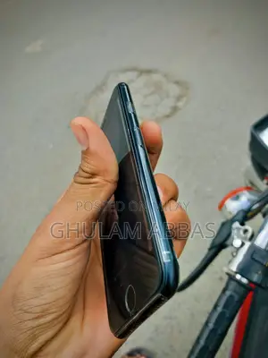 New Apple iPhone SE (2022) 64 GB Black