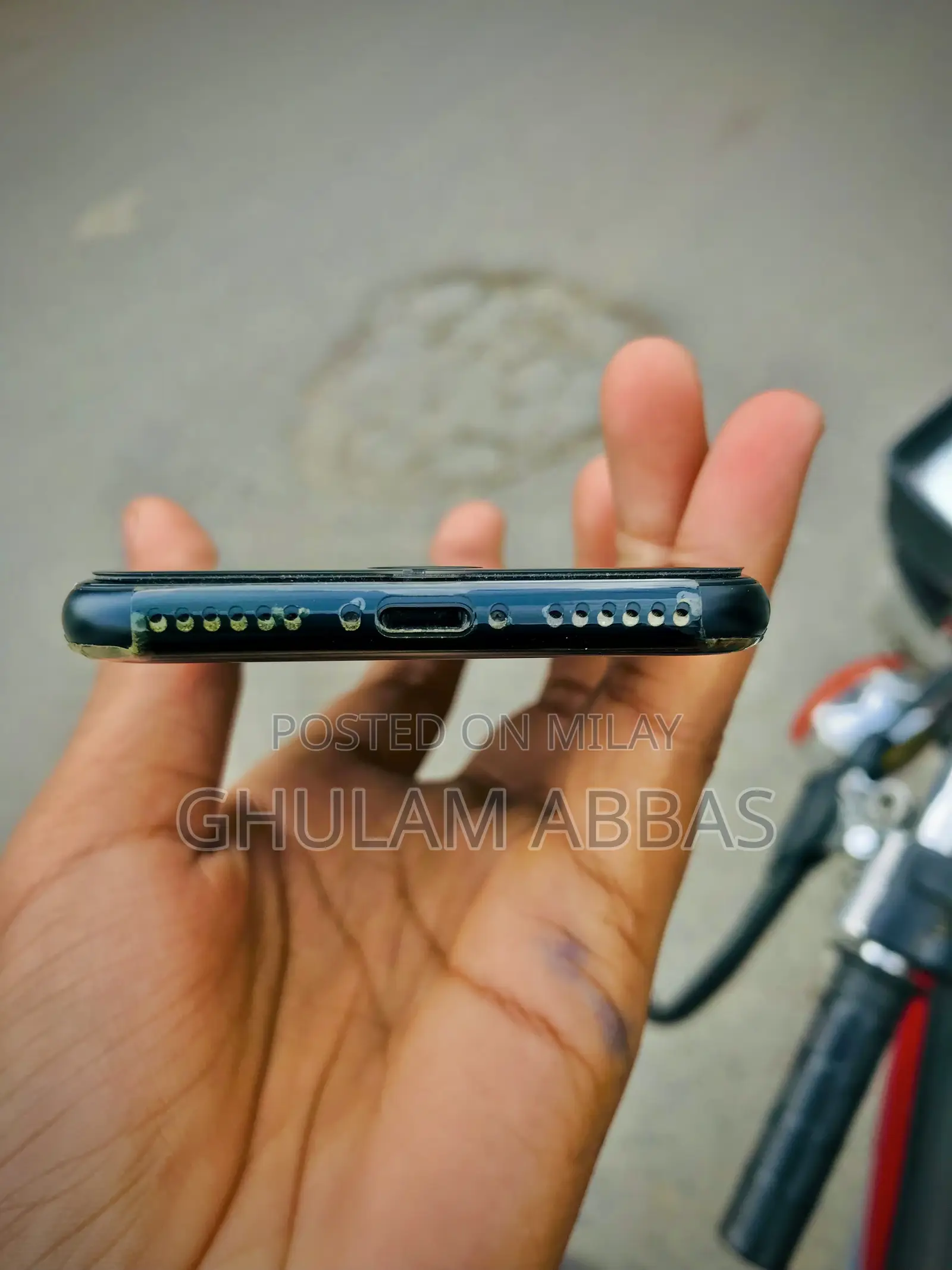 New Apple iPhone SE (2022) 64 GB Black