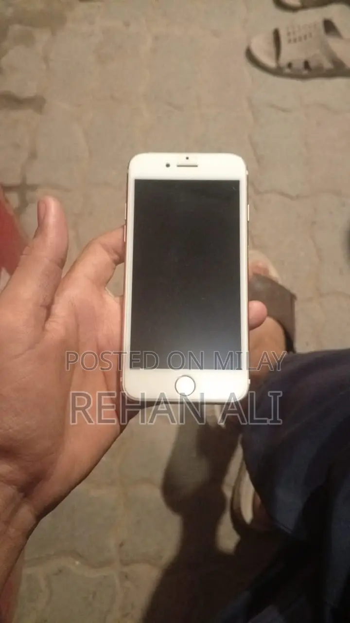 New Apple iPhone 7 32 GB Rose Gold