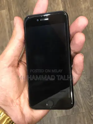 Apple iPhone SE (2020) 64 GB Black