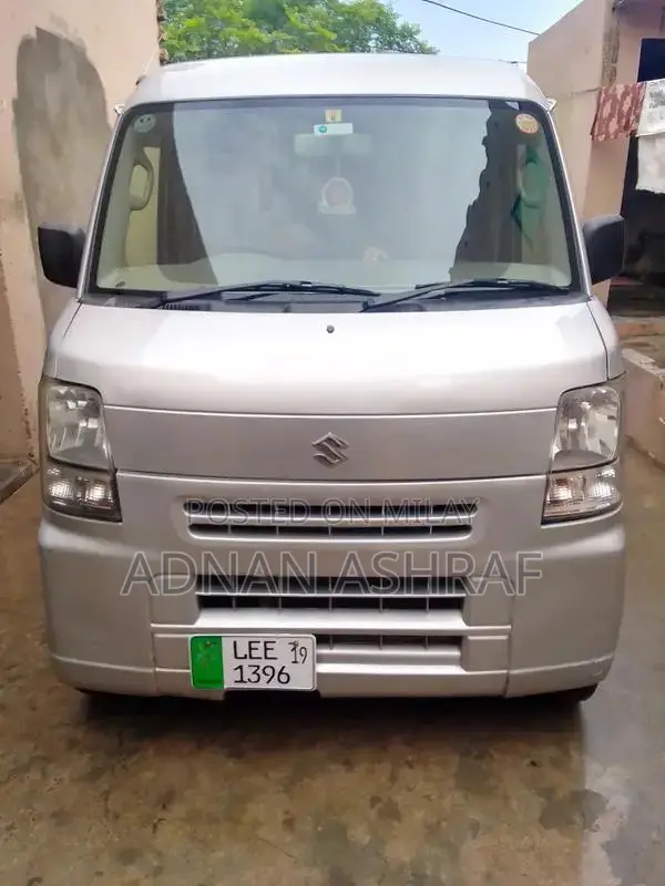 Suzuki Every Auto PC Minivan - Compact MPV with Android Panel